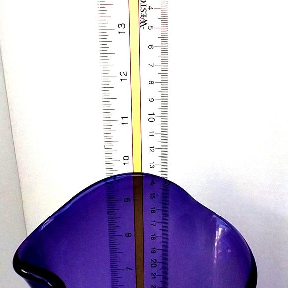 Art Glass Purple Handkerchief Vase - Picture 10 of 10